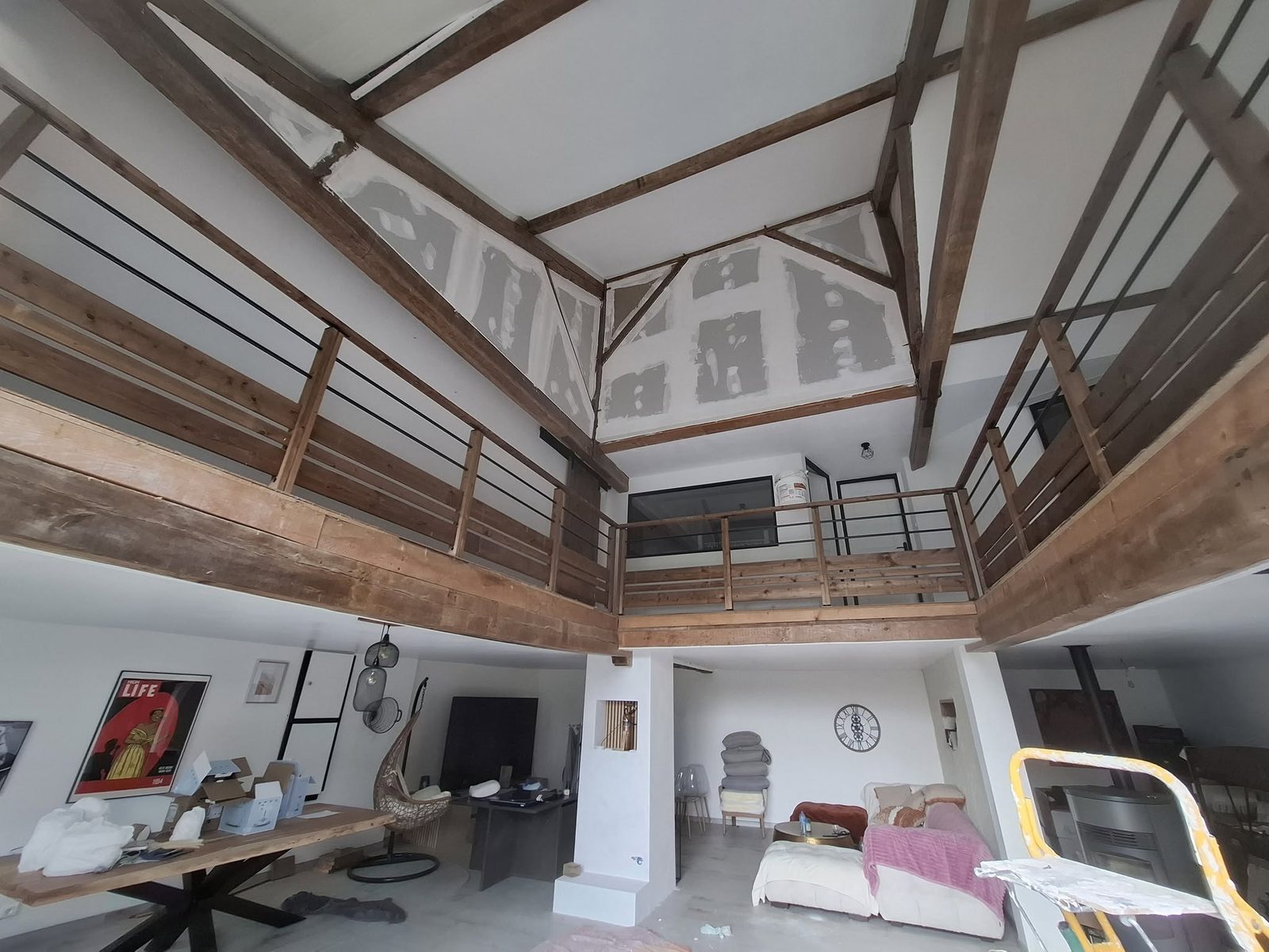 Plâtrerie sèche : aménagement d'une mezzanine sous charpente